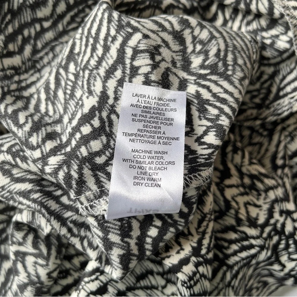 NWT Dynamite Maeve Tie-Front Crop Satin Shirt Blouse Animal Print Texture  Sz XS - Picture 9 of 16